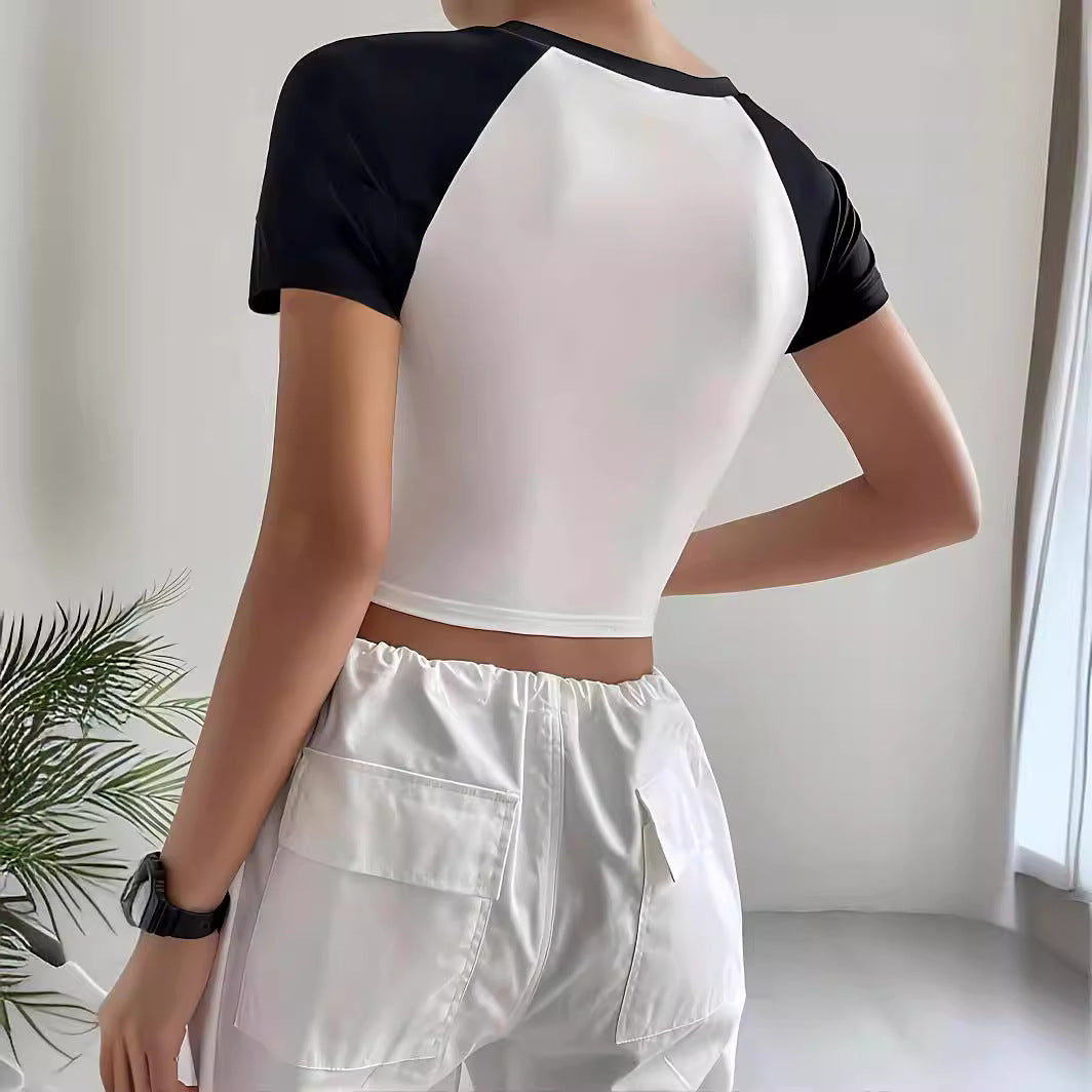 Damen Cropped T-Shirt mit auffälligem Druckdesign Echo Archiv