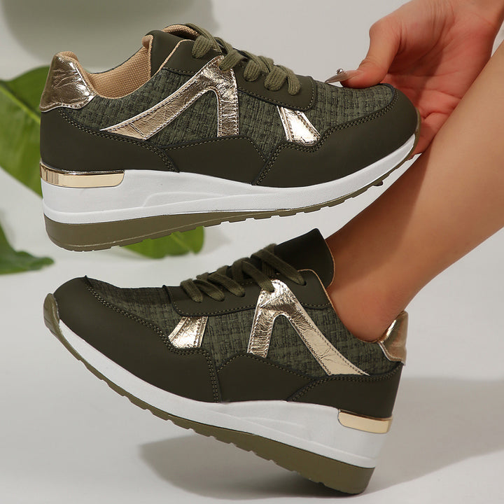 Damen sportlicher Keil-Sneaker mit gepolstertem Memory-Fußbett und eleganten Metallic-Akzenten Echo Archiv
