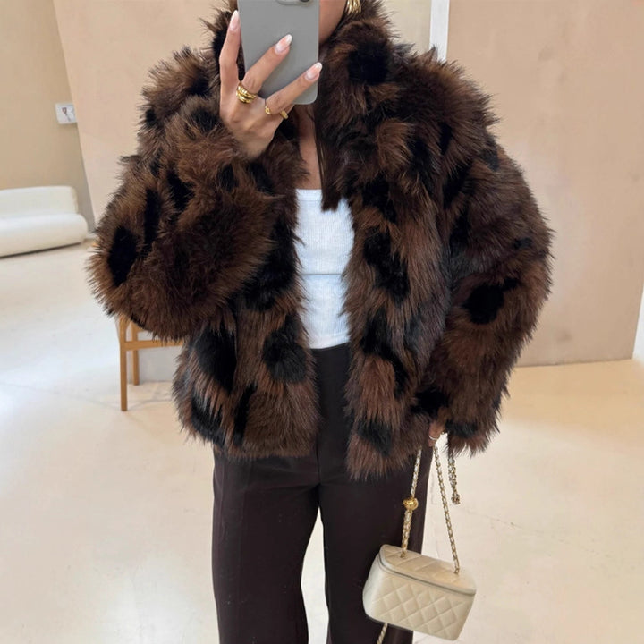 Damen Boxy-Kurzjacke aus Webpelz mit natürlicher Felloptik und breitem Schalkragen Echoarchiv