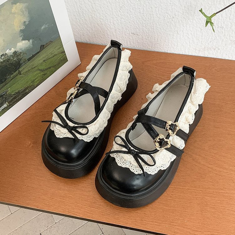 Damen Rüschen Sneakers mit dekorativen Schnallen und robustem Profil Echo Archiv