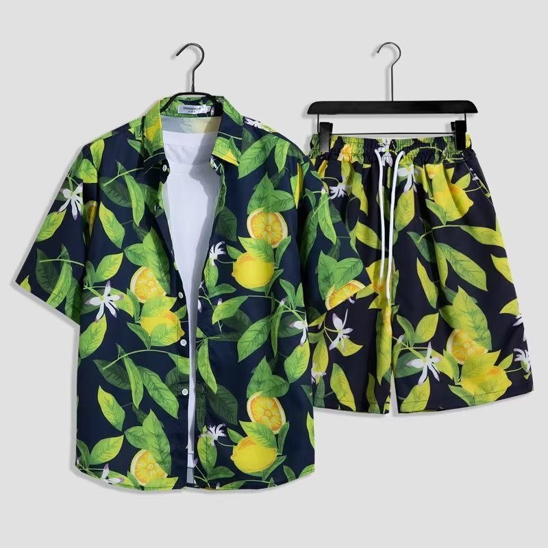 Herren sommerliches Kurzarm-Hemd und Badeshorts-Set mit tropischem Muster Echoarchiv