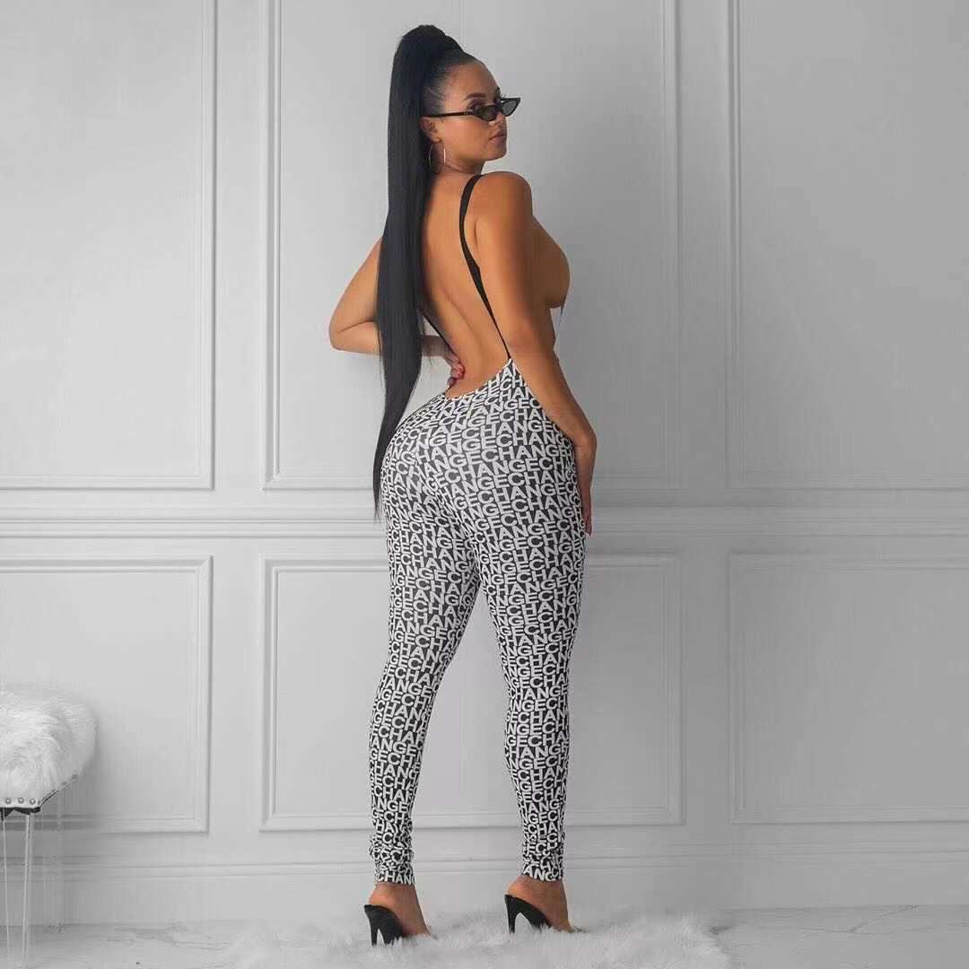 Damen körperbetontes Sport-Outfit mit modischem Print Echo Archiv