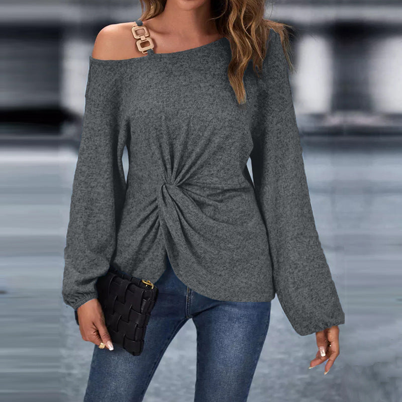 Damen asymmetrischer schulterfreier Strickpullover mit Zierkettenträger und vorn gedrehtem Knoten – Avérine