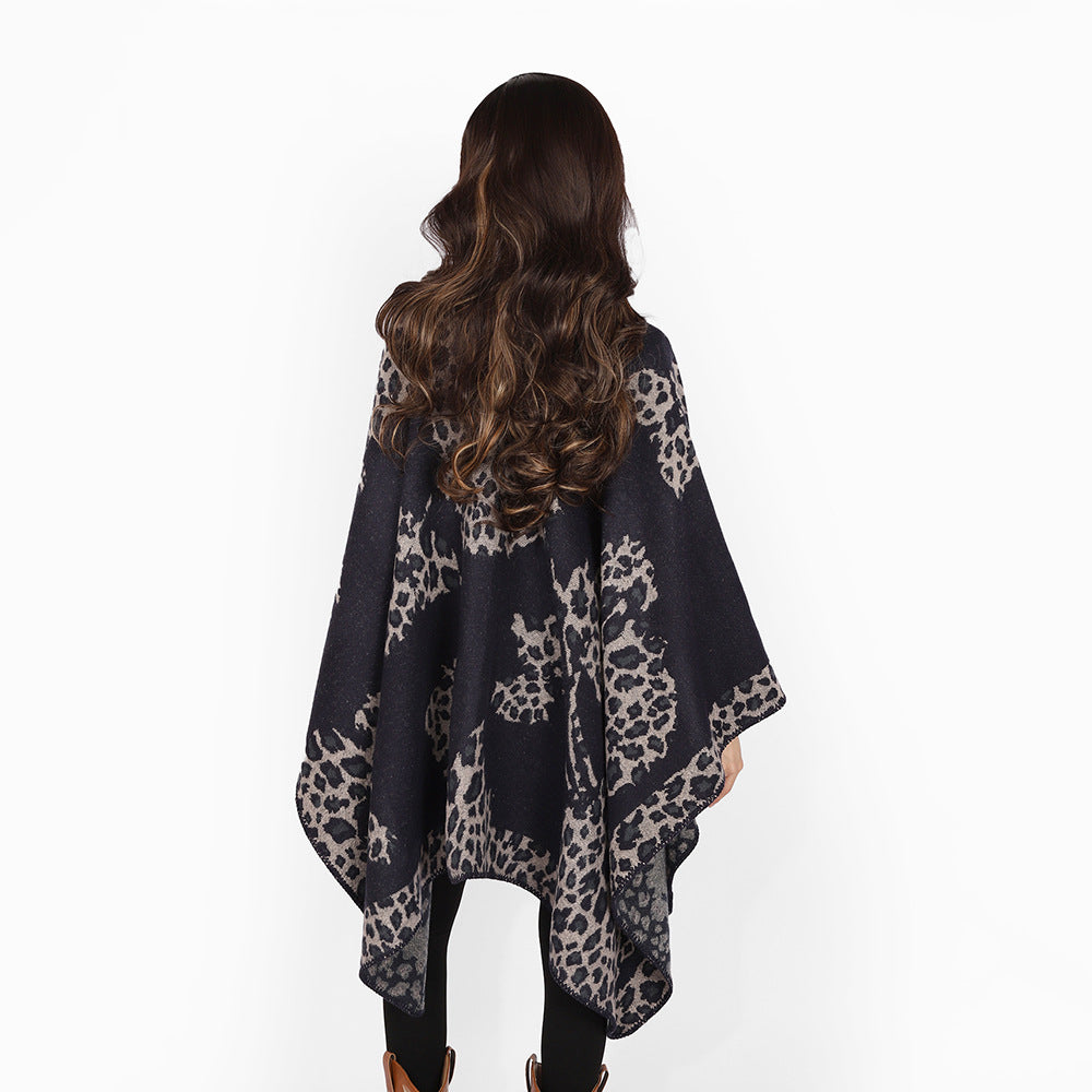 Damen Wolloptik-Überwurf mit gewebtem Leopard-Jacquard und offenem Zipfelrand Echo Archiv