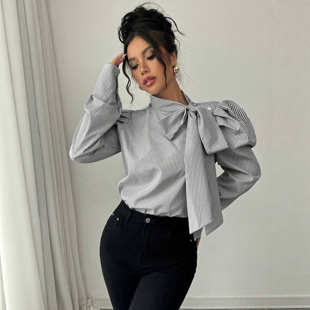Damen Popeline-Bluse mit Stehkragen, großem Schleifenband und Ballonärmeln Echo Archiv