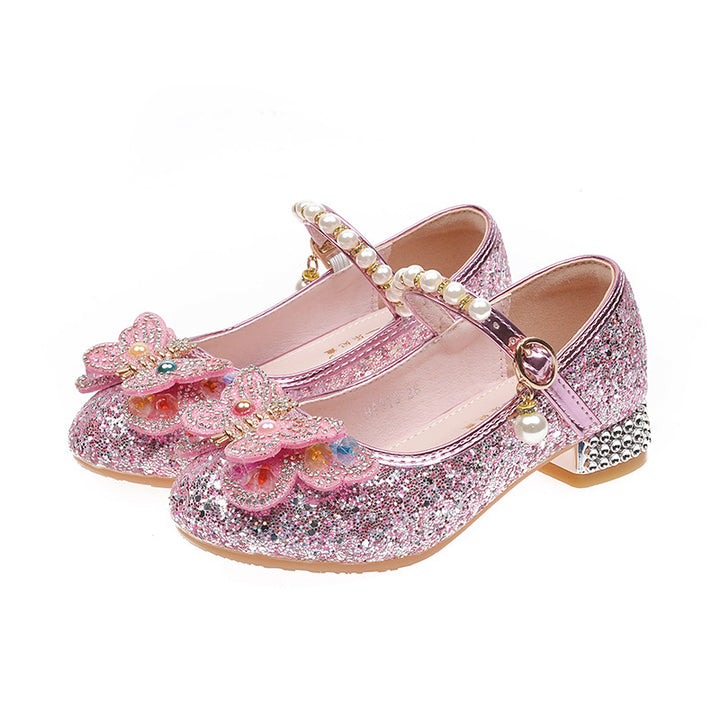 Mädchen Ballerinas mit funkelnden Schmetterlingsapplikationen und Perlenverzierungen Echo Archiv