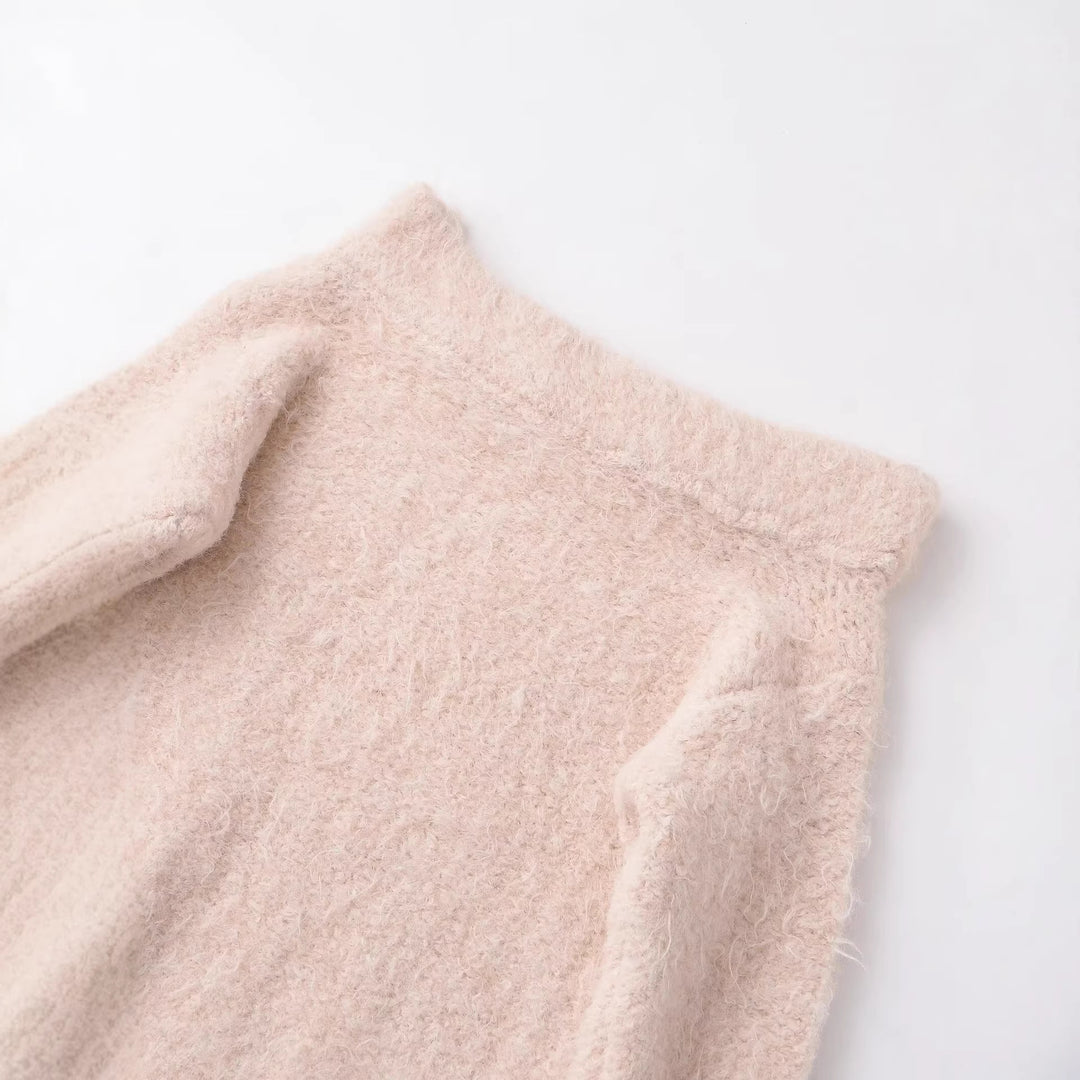 Damen Flauschiger Strickpullover mit weitem Bootkragen und Spitzenbesatz Echoarchiv