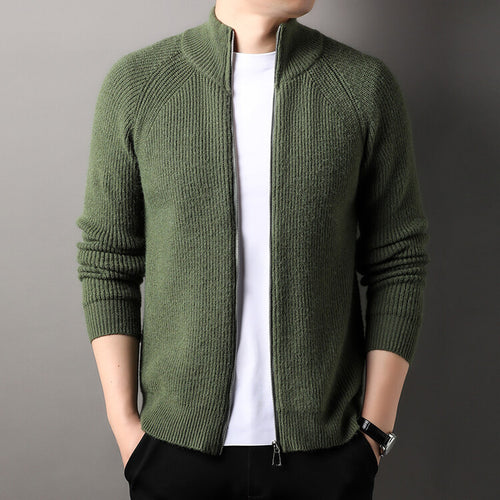 Herren Strickjacke mit hohem Kragen und unauffälligem Reißverschluss Echoarchiv