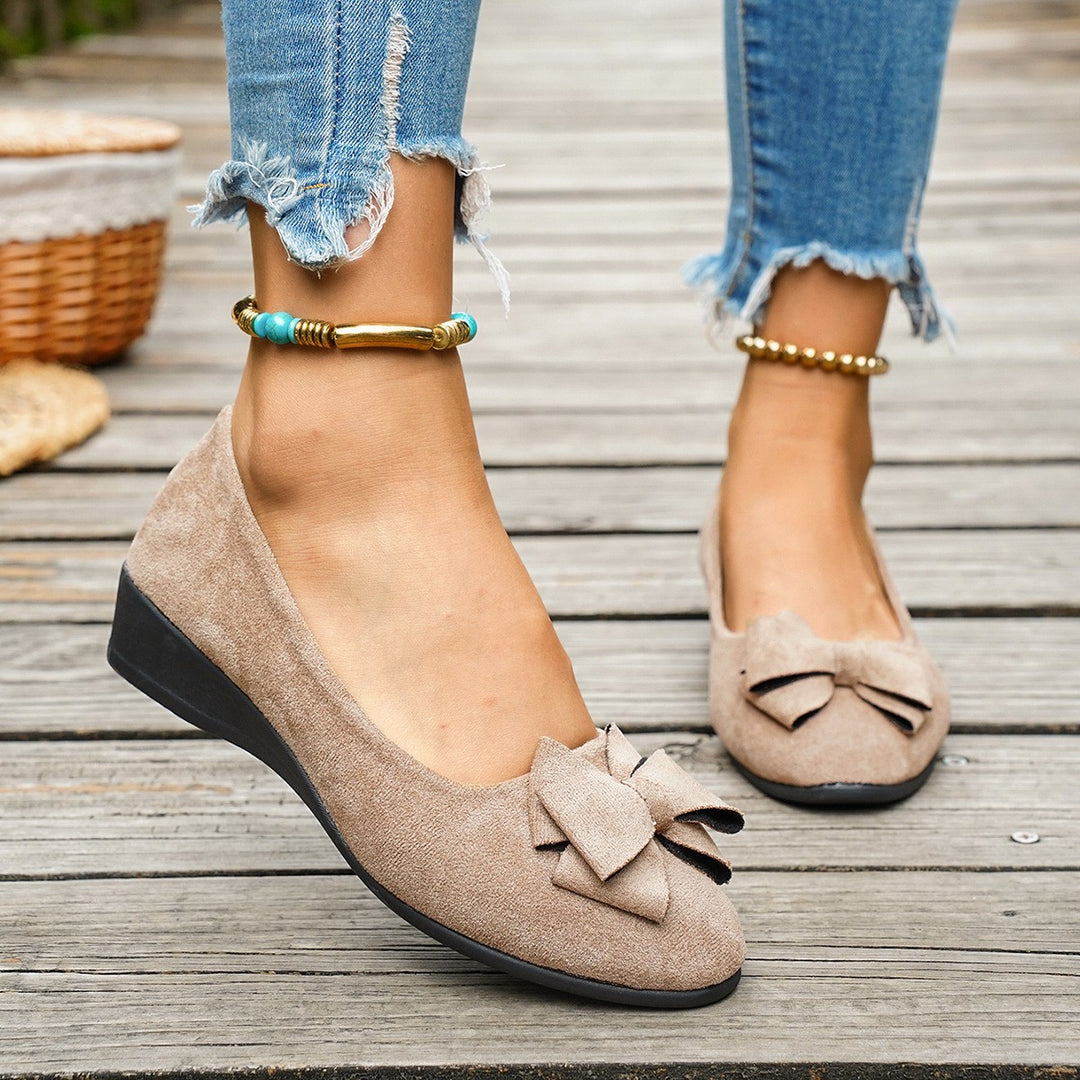 Damen  minimalistische Samt-Ballerina mit dekorativer Fußkette und ergonomischem Komfortfußbett Echo Archiv