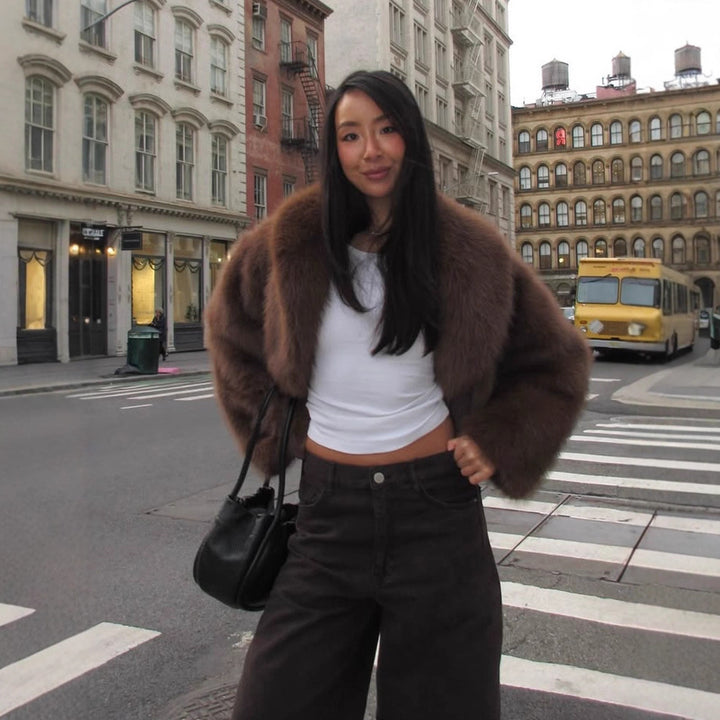 Damen Kurzmantel aus veganem Hochflor-Fauxfur mit Oversize-Schalkragen Echoarchiv