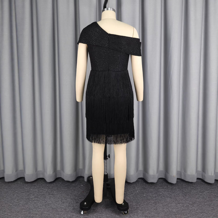 Damen glamouröses Abendkleid mit Rüschen und Fransen Echo Archiv