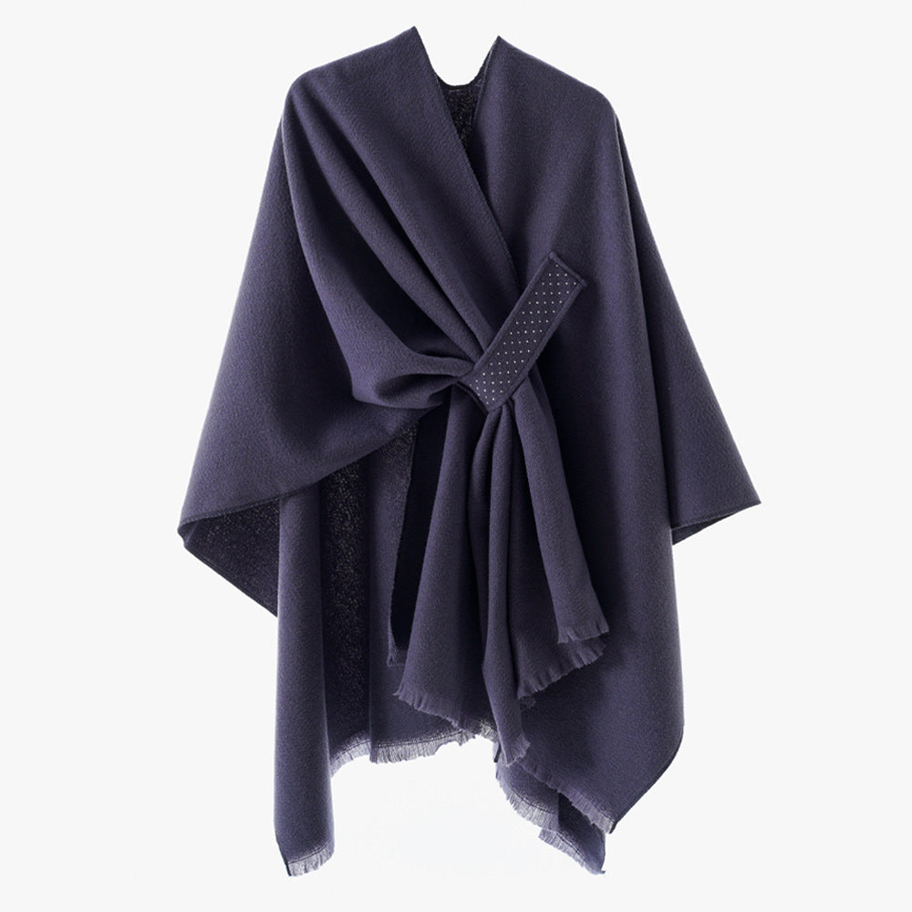 Damen Eleganter Wickel-Umhang aus Wollmischung mit Taillenschärpe und Fransensaum – Avérine