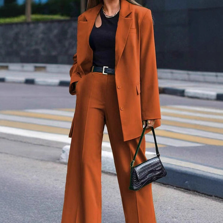 Damen Eleganter Zweiteiler im Business-Look Echoarchiv