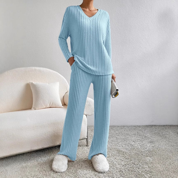 Frauen Rippstrick Lounge Set aus weichem Strick mit V-Ausschnitt und weitem Bein – Mavelle