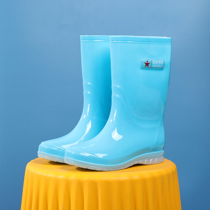 Damen Mittelhohe wasserdichte Gummistiefelette mit glänzender PVC‑Optik und rutschfester Sohle Echoarhiv – Lioré