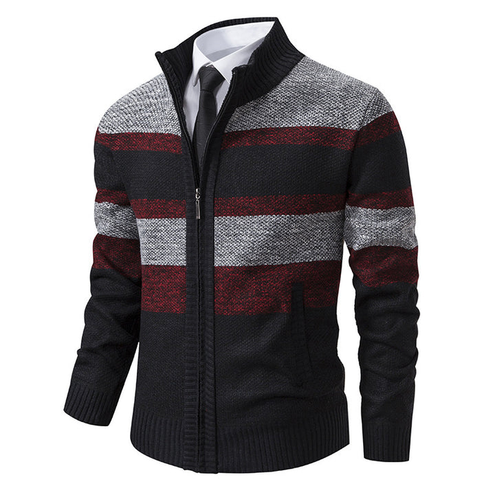 Herren modischer Strickjacke mit hohem Kragen und gestreiftem Design Echoarchiv