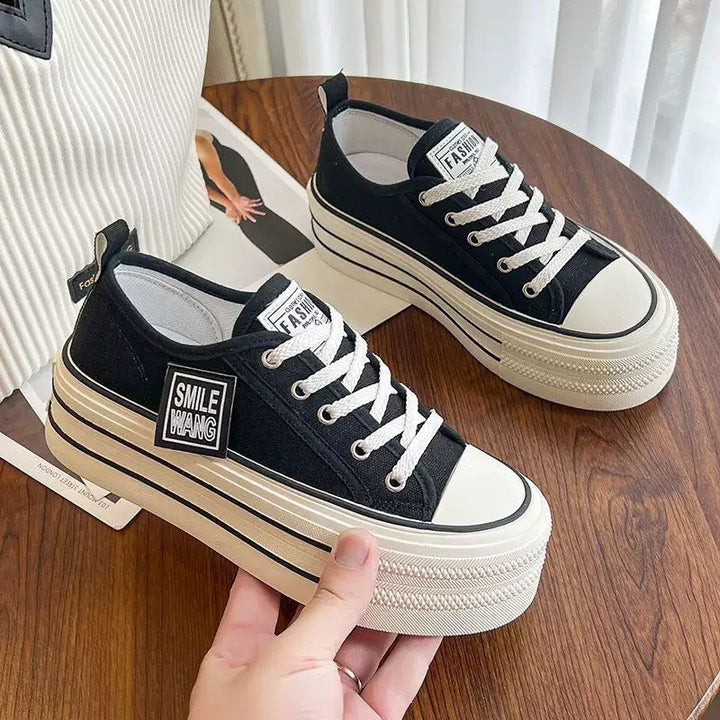 Damen Plateau Sneakers mit doppelter Sohle und trendigem Design Echo Archiv