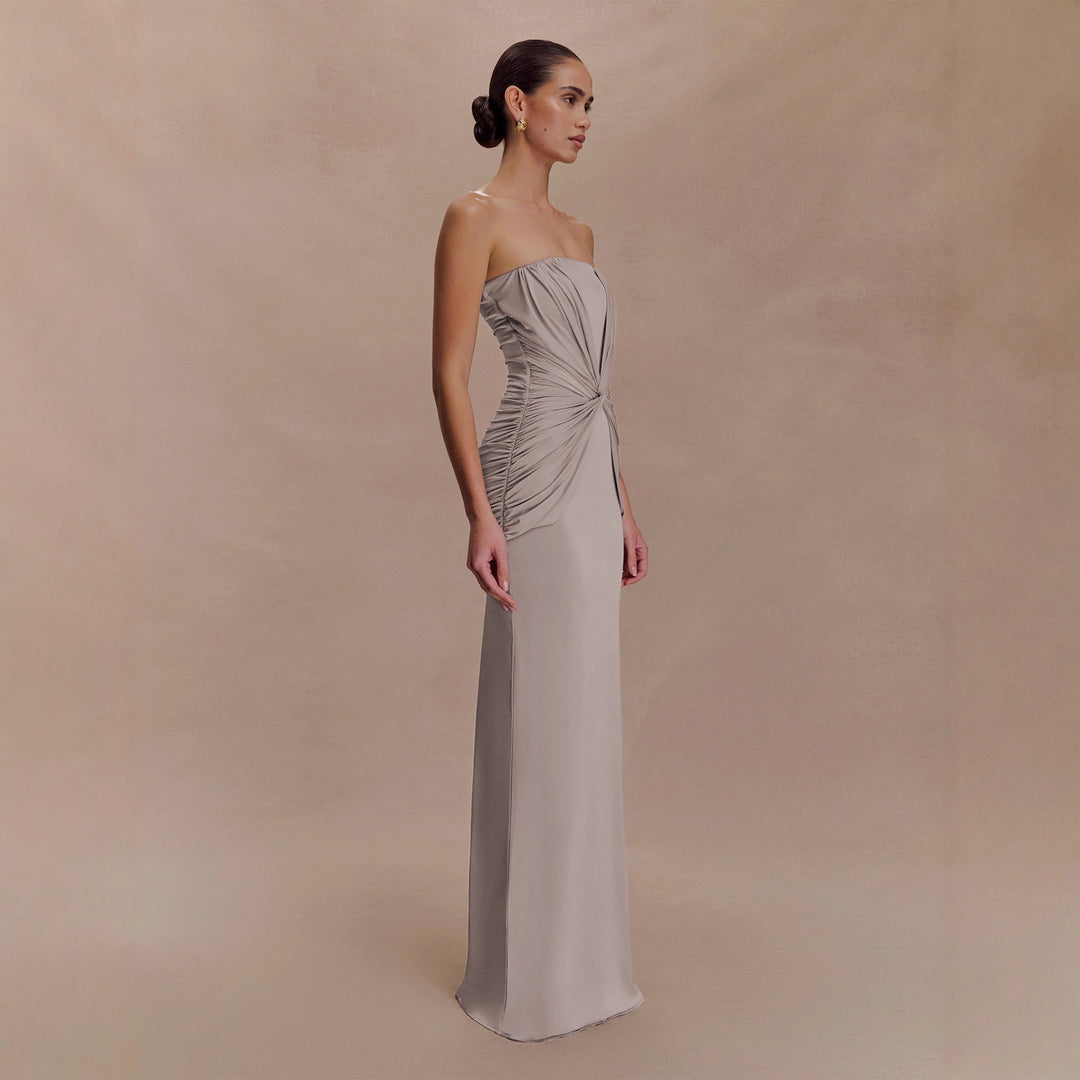 Damen Elegantes Minimalistisches Abendkleid mit Raffungen Echo Archiv