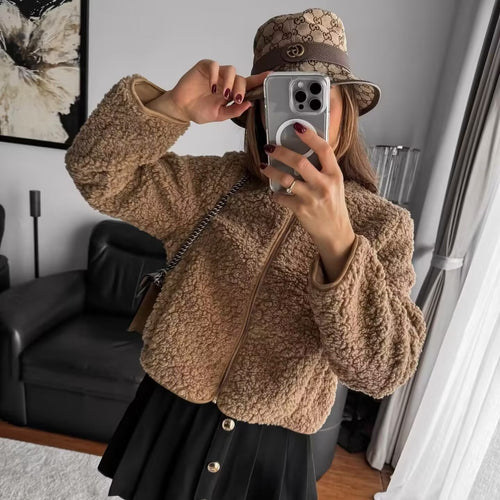 Damen kurzes Teddy-Fleece-Blouson mit Rundhals, durchgehendem Reißverschluss und nahtfeinen Eingrifftaschen – Célinea
