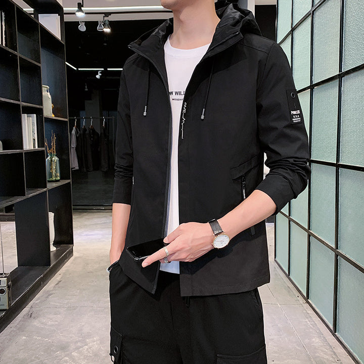 Herren leichte Übergangsjacke mit verstellbarer Kapuze und funktionalen Reißverschlusstaschen Echoarchiv