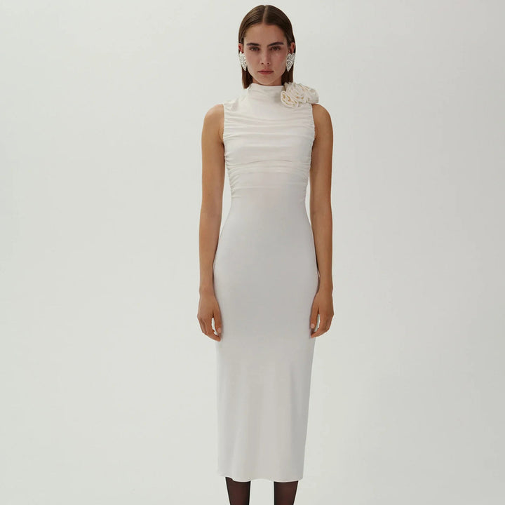 Damen figurbetontes Abendkleid mit asymmetrischem Kragen und floraler Applikation Echo Archiv