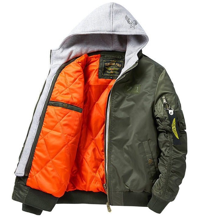 Herren nan fliegerinspirierte Bomberjacke mit integriertem Kapuzeneinsatz, Ärmeltasche und wattierter Innenlage Echo Archiv