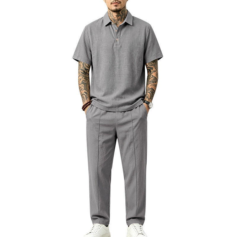Herren Polo-Lounge-Set aus leichter Leinenmischung mit Kurzarm-Polo und gerader Bundfaltenhose Echoarchiv