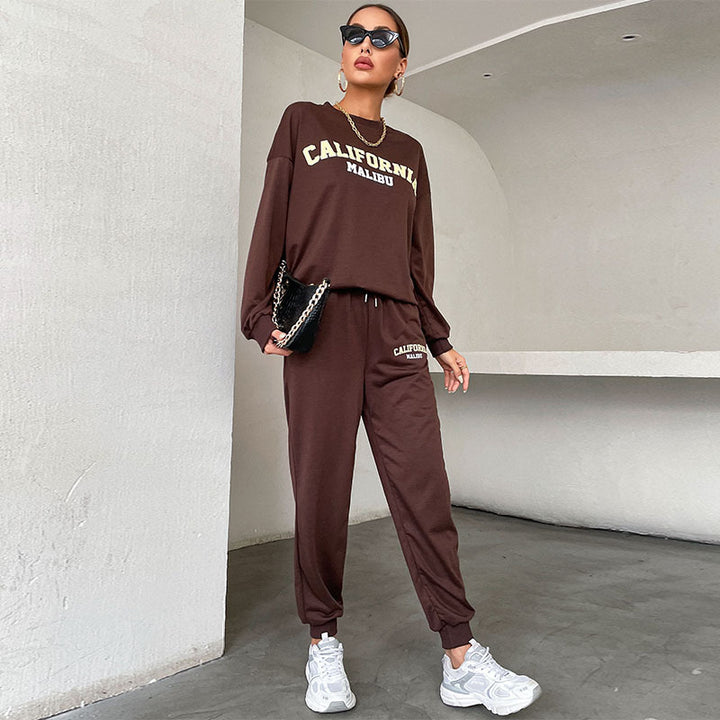 Damen Lässiges Sweatset im College‑Look mit Oversize‑Sweatshirt und Jogginghose Echoarchiv