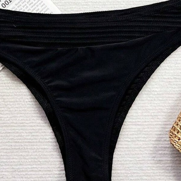 Damen Hochgeschnittenes Bikini-Set mit eleganter Ripp-Optik Echo Archiv
