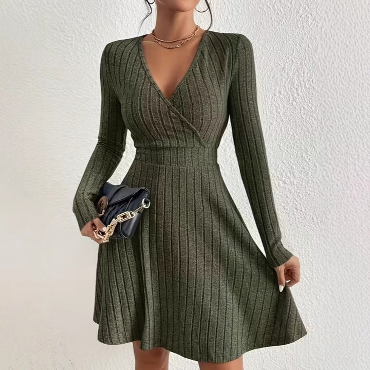 Damen Strickkleid mit Wickel-V-Ausschnitt, taillierter Bund und ausgestelltem A-Linien-Rock Echo Archiv