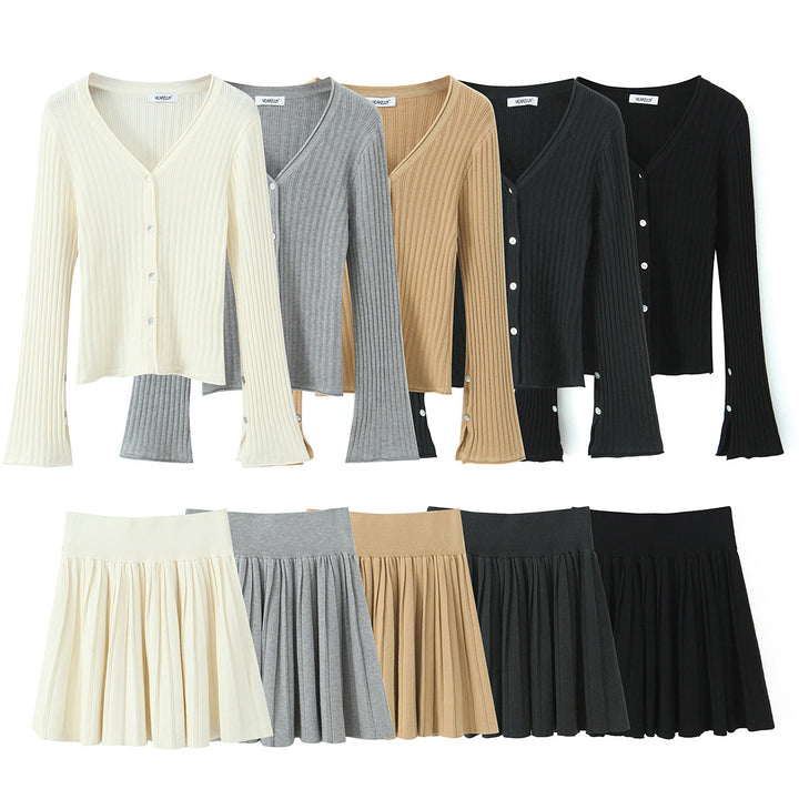 Damen Feinstrick-Cardigan mit V-Ausschnitt und plissiertem Minirock-Set Echoarchiv