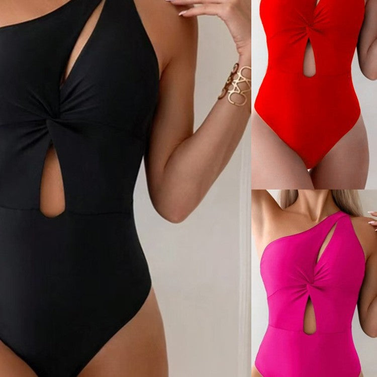Damen Einteiler mit asymmetrischem Design und raffiniertem Cut-Out Echo Archiv