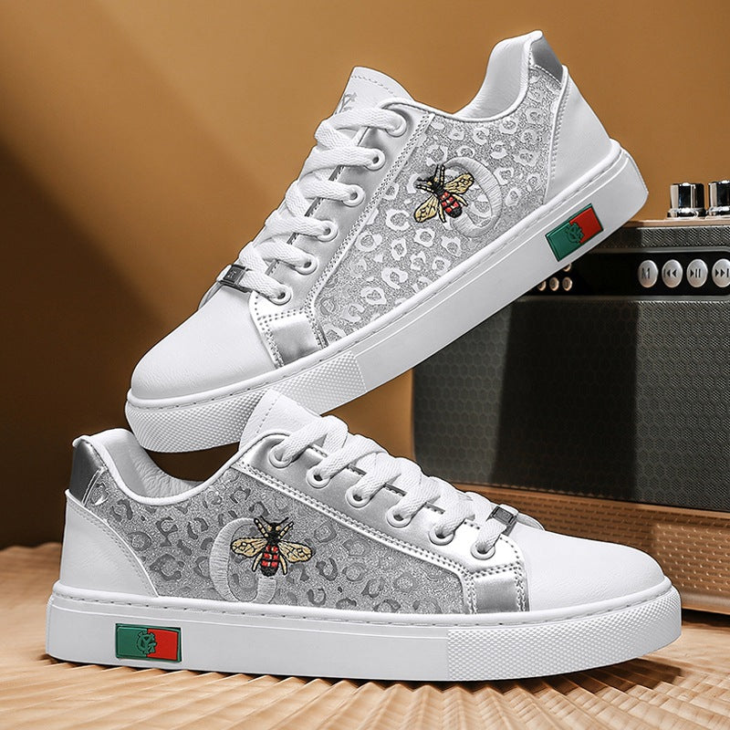 Damen modische Plateausneaker mit gestickter Bienenapplikation und dezenter Animalprägung Echo Archiv