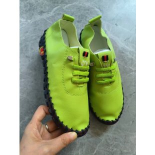 Damen  leichte Alltags-Slipper-Sneaker mit verdeckter Schnürung, elastischem Einstieg und griffiger Trailsohle Echo Archiv