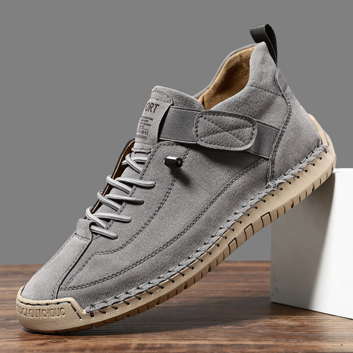 Herren Ledernachahmender Freizeit‑Sneaker mit Klettriemen, Mokassinnaht & profilierter Gummisohle Echoarchiv
