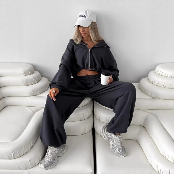 Damen Kurz geschnittenes Kapuzen-Sweatshirt und weite Lounge-Jogginghose Set – Avérine