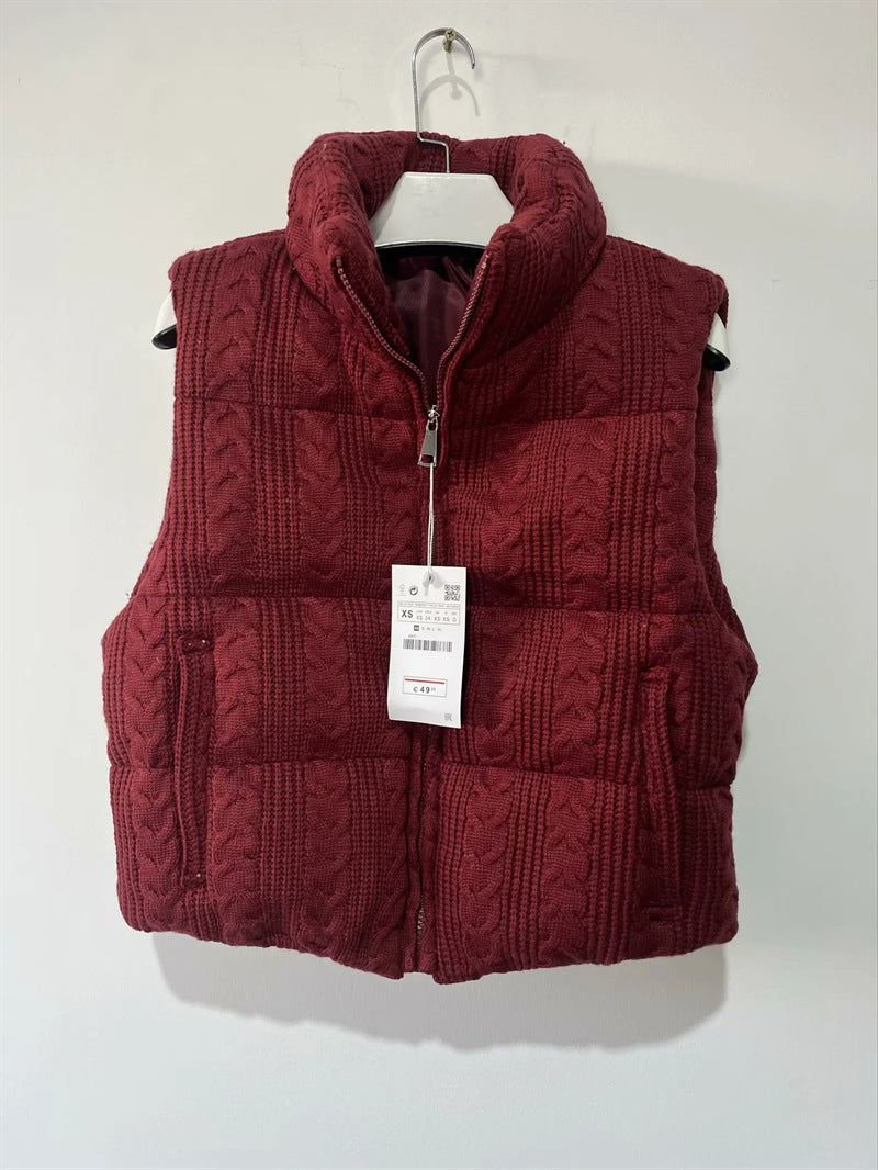 Damen nan gesteppte Strickweste mit Zopfmuster, Stehkragen und Reißverschluss Echo Archiv