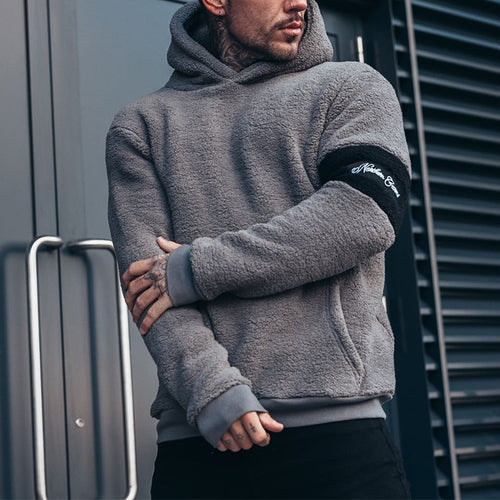 Herren Kuscheliger Fleece-Hoodie mit grafischen Akzenten Echoarchiv