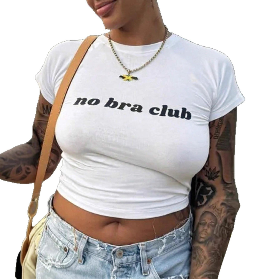 Damen T-Shirt mit frechem Schriftzug und figurbetontem Schnitt Echo Archiv
