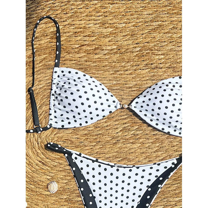 Damen Triangel-Bikini mit eleganten Akzenten und niedrigem Schnitt Echo Archiv