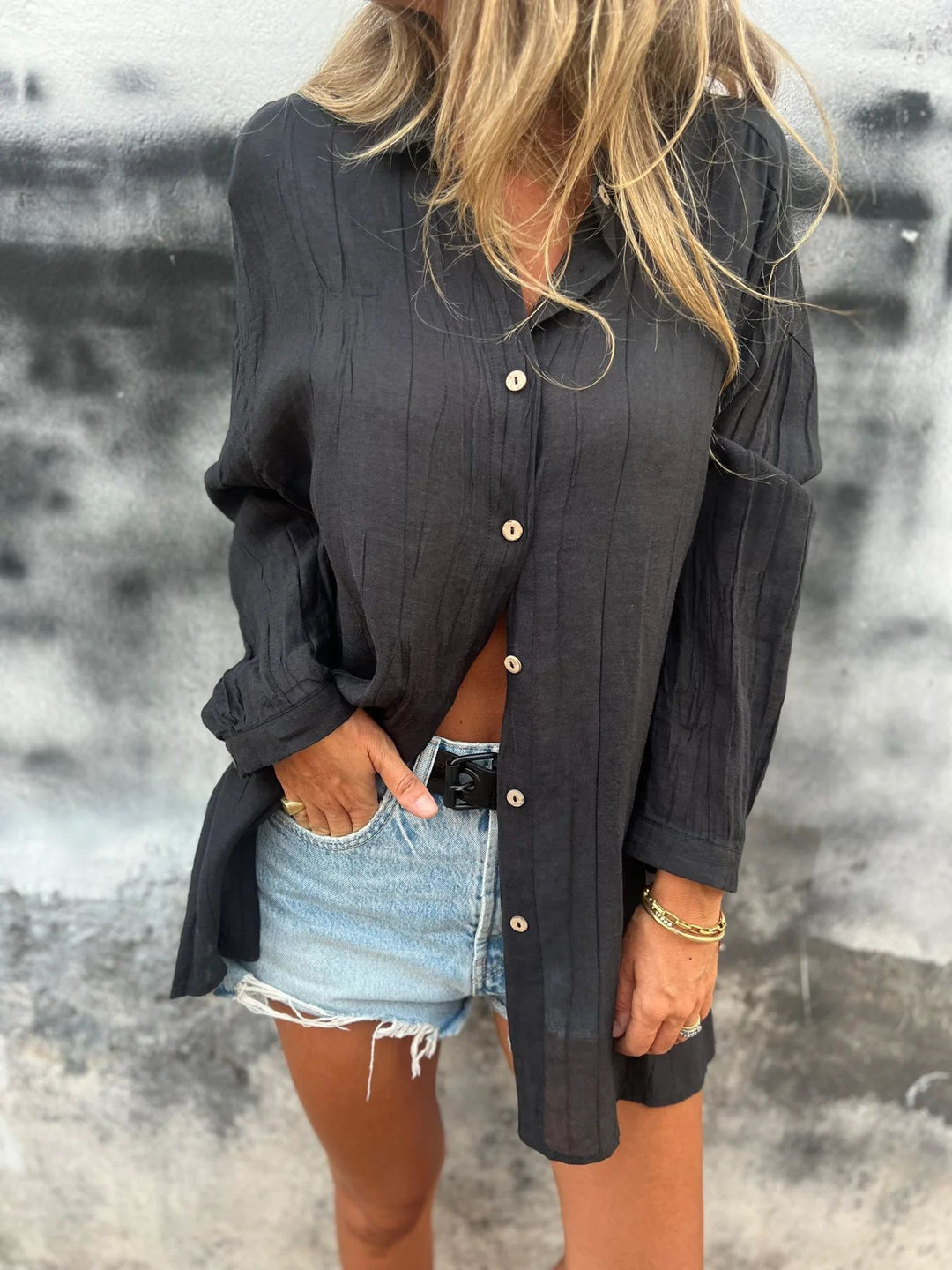 Damen lässige Oversize-Tunikahemd mit Leinenstruktur, Holzknopfleiste und verlängertem Saum – Avérine
