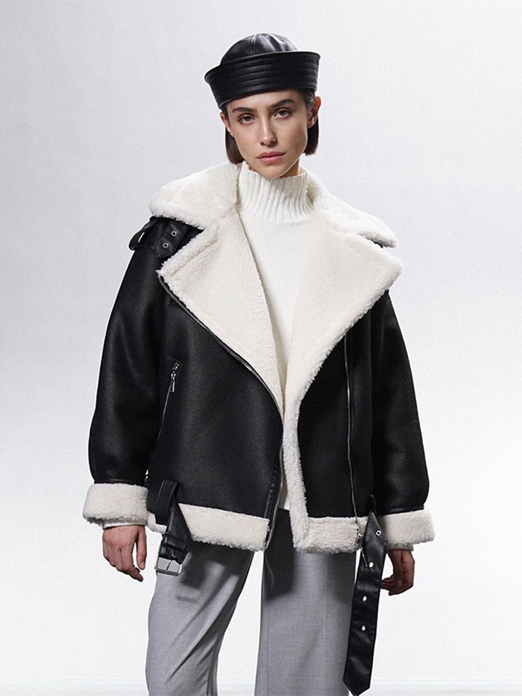 Damen Oversized Bikerjacke mit Teddyfell-Futter und verstellbaren Gürteln Echoarchiv