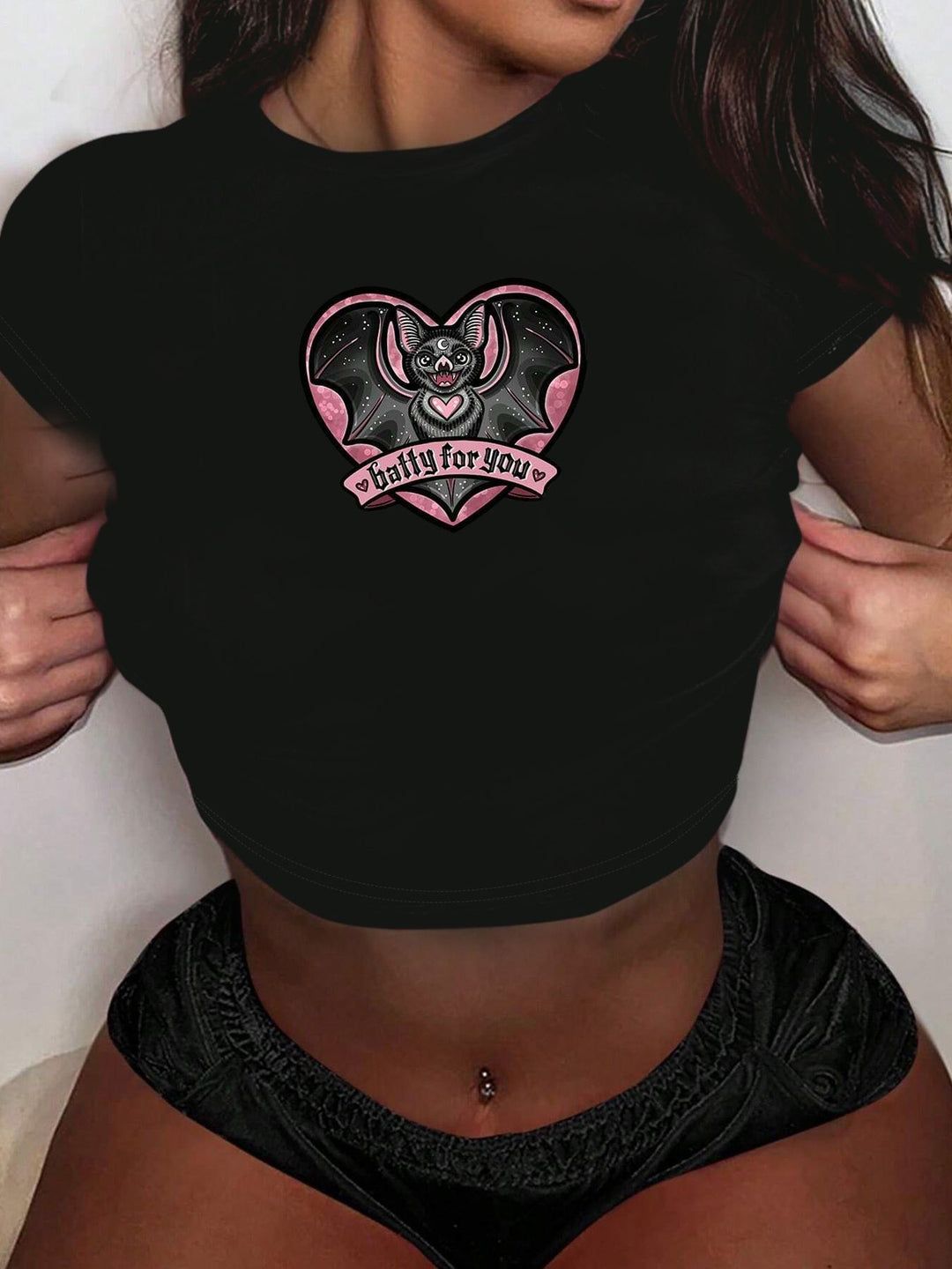 Damen Crop-T-Shirt mit künstlerischem Lippenmotiv und kreativem Druck Echo Archiv
