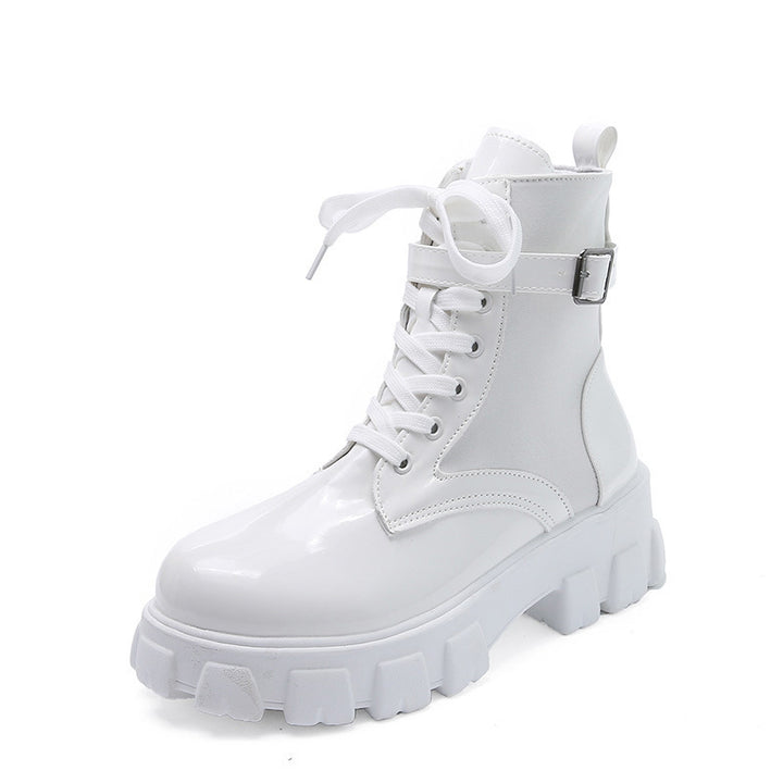 Damen Chunky‑Lug Ankleboots mit patentiertem Lackoberteil, Schnürung und verstellbarem Schnallenriemen Echo Archiv