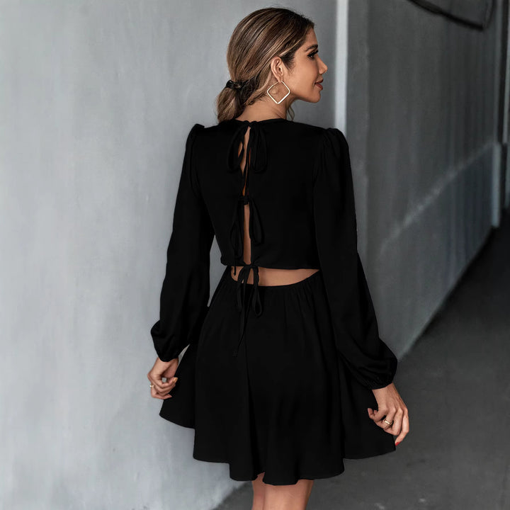 Damen schickes Cocktailkleid mit geraffter Taille, langen Ballonärmeln und rundem Ausschnitt – Élara