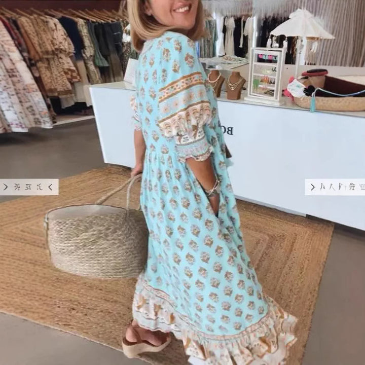 Frauen Boho Maxi Kleid aus leichtem Viskose-Mix mit V-Ausschnitt, Quastenbändchen, drei Viertelärmeln und seitlichen Taschen – Valéora