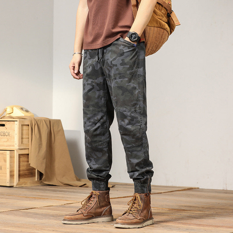 Herren Cargo-Hose im urbanen Camouflage-Design mit elastischem Bund und praktischen Taschen Echoarchiv