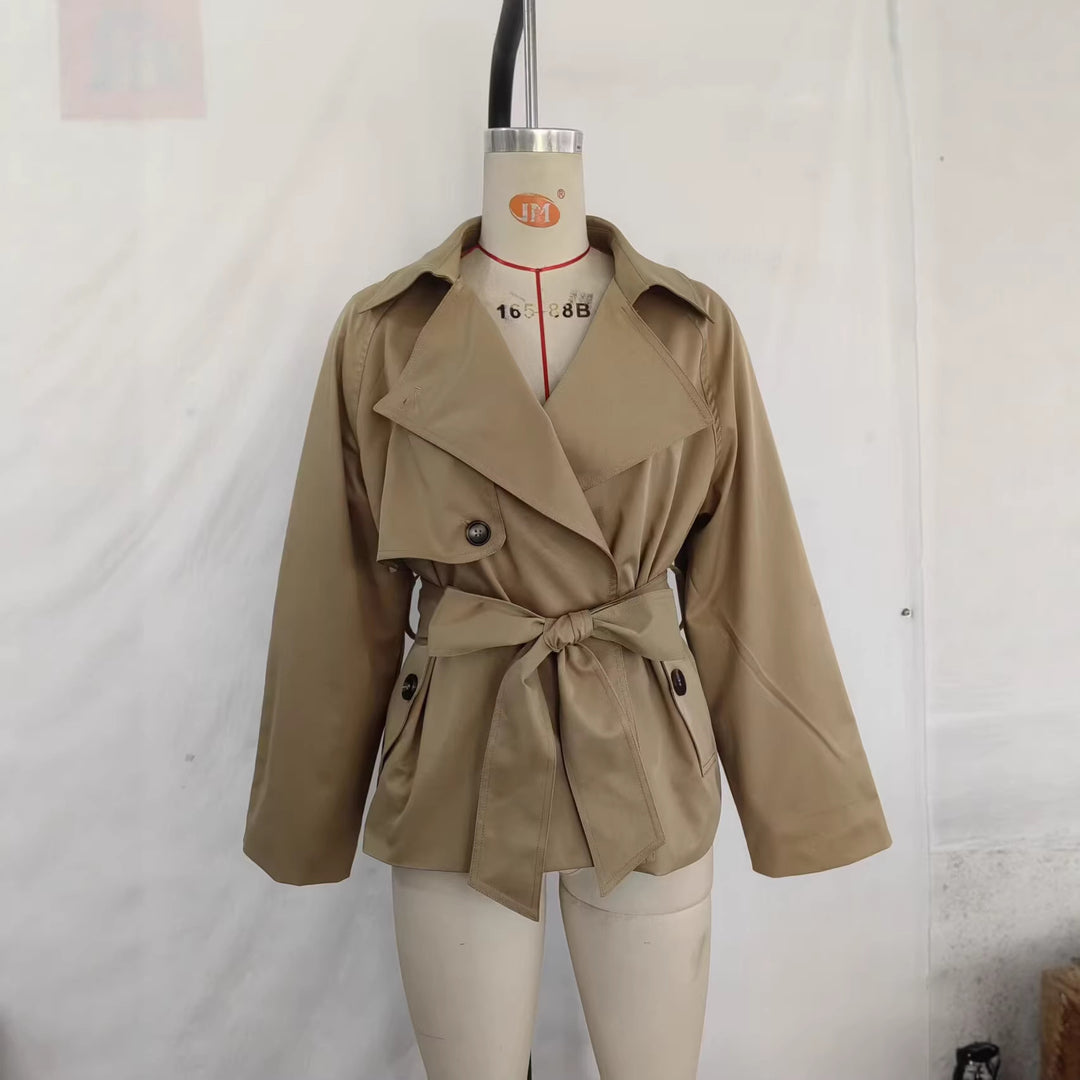 Damen Gekürzte Taillengürtel-Trenchjacke mit breitem Revers und Pattentaschen Echo Archiv