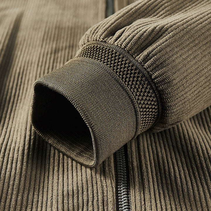 Herren Leichter Cordblouson mit wattiertem Innenfutter, Rippbündchen und Logo-Patch – Taviero