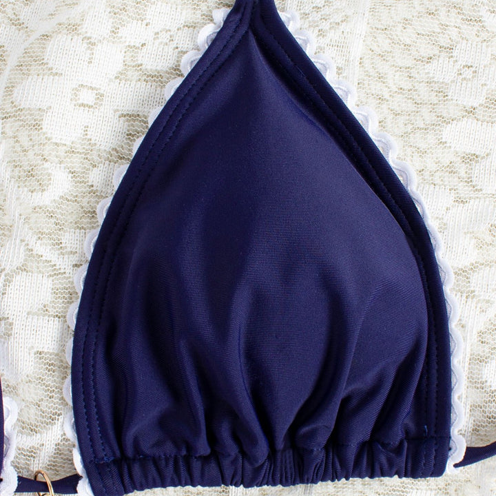 Damen Triangel-Bikini mit eleganter Rüsche und verschlusslosen Details Echo Archiv